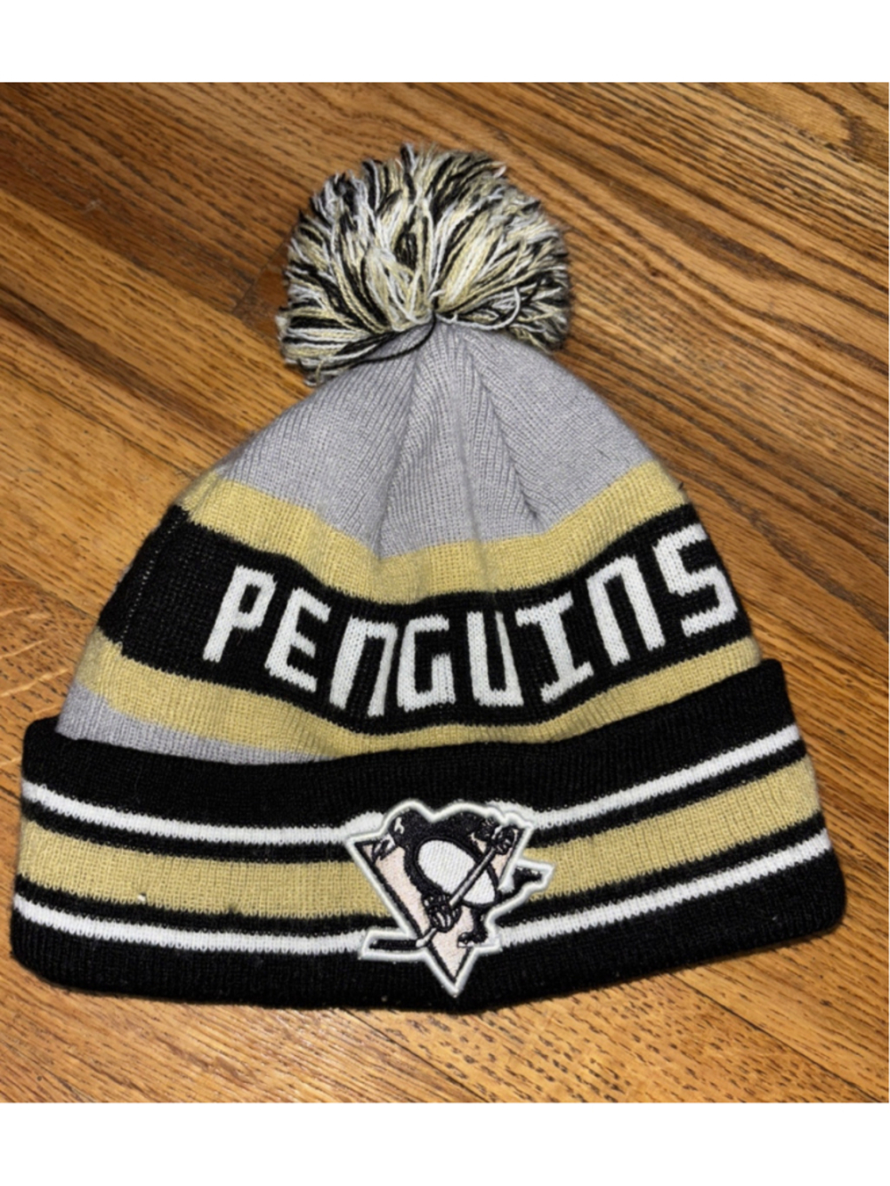Pittsburgh Penguins NHL New Era Pro Knit Hat with POM OSFM